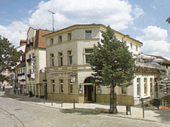 Blick aufs Hotel aus Richtung Spreebrücke